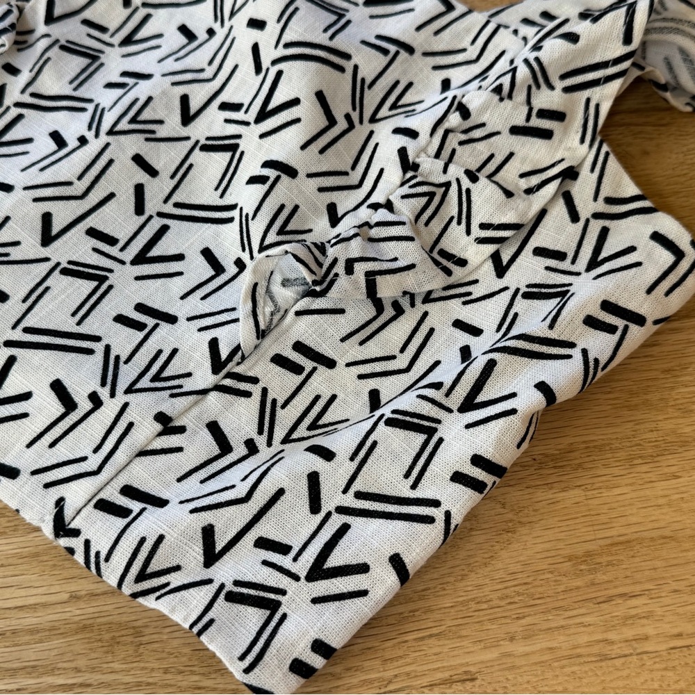 Linen Crop Top S Like New | Mud Cloth Print Black & White Geometric - Picture 6 of 9